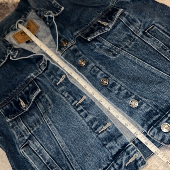 Button down Jean jacket size small - Picture 6 of 10